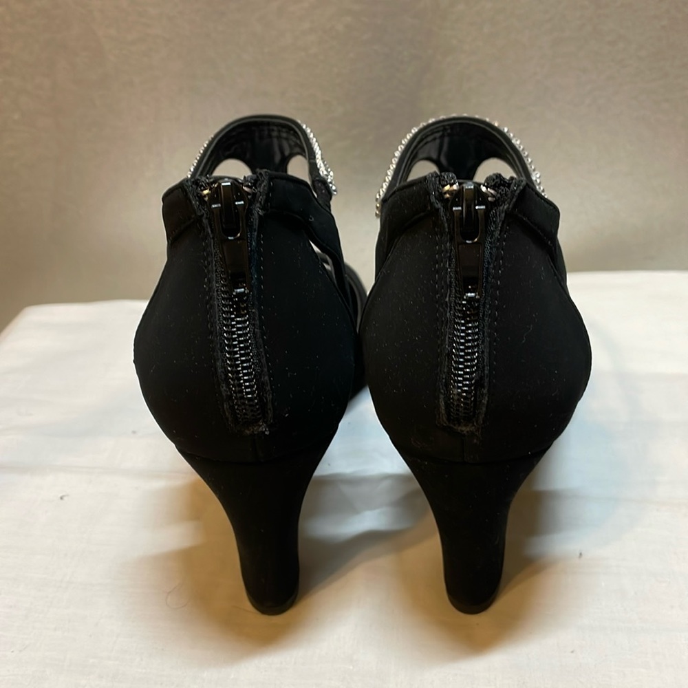 EASY STREET Alive 5 "Flash 2" Black Rhinestone Trimmed Heels - Size 8.5 - Picture 5 of 9
